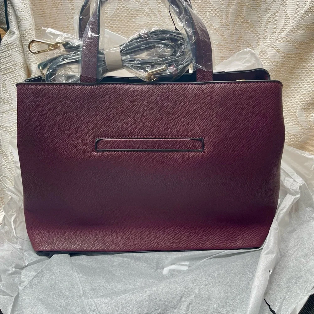 LONDON FOG TAYLOR STUDDED CROSSBODY PLUM PURSE NEW